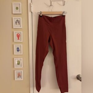 Lululemon wunder under maroon leggings